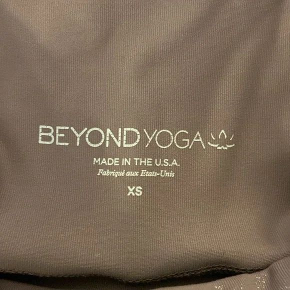 Beyond Yoga shimmer lavender high rise leggings, sz XS - Picture 3 of 4